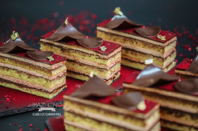 西點(diǎn)甜品培訓(xùn)成果-法式歌劇院蛋糕